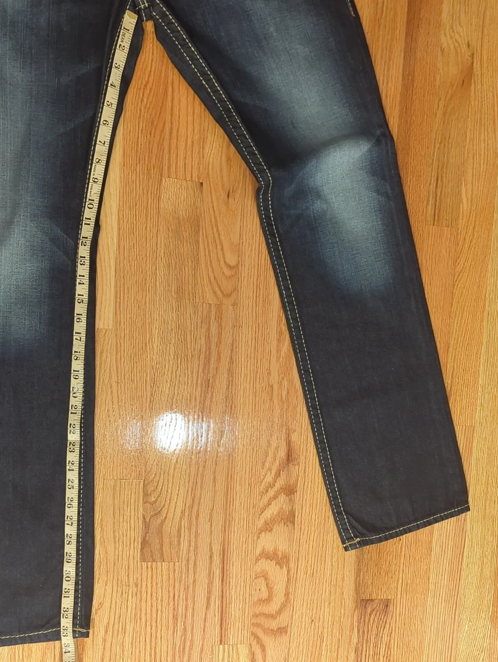 True Religion Dark Blue Straight Leg Jeans with Contrast Stitching. 36/32